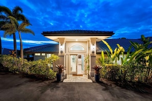 Exterior - Luxurious Oceanview Home w/Pool, AC & BBQ Lanai: Blue Hawaii (Kailua Kona)