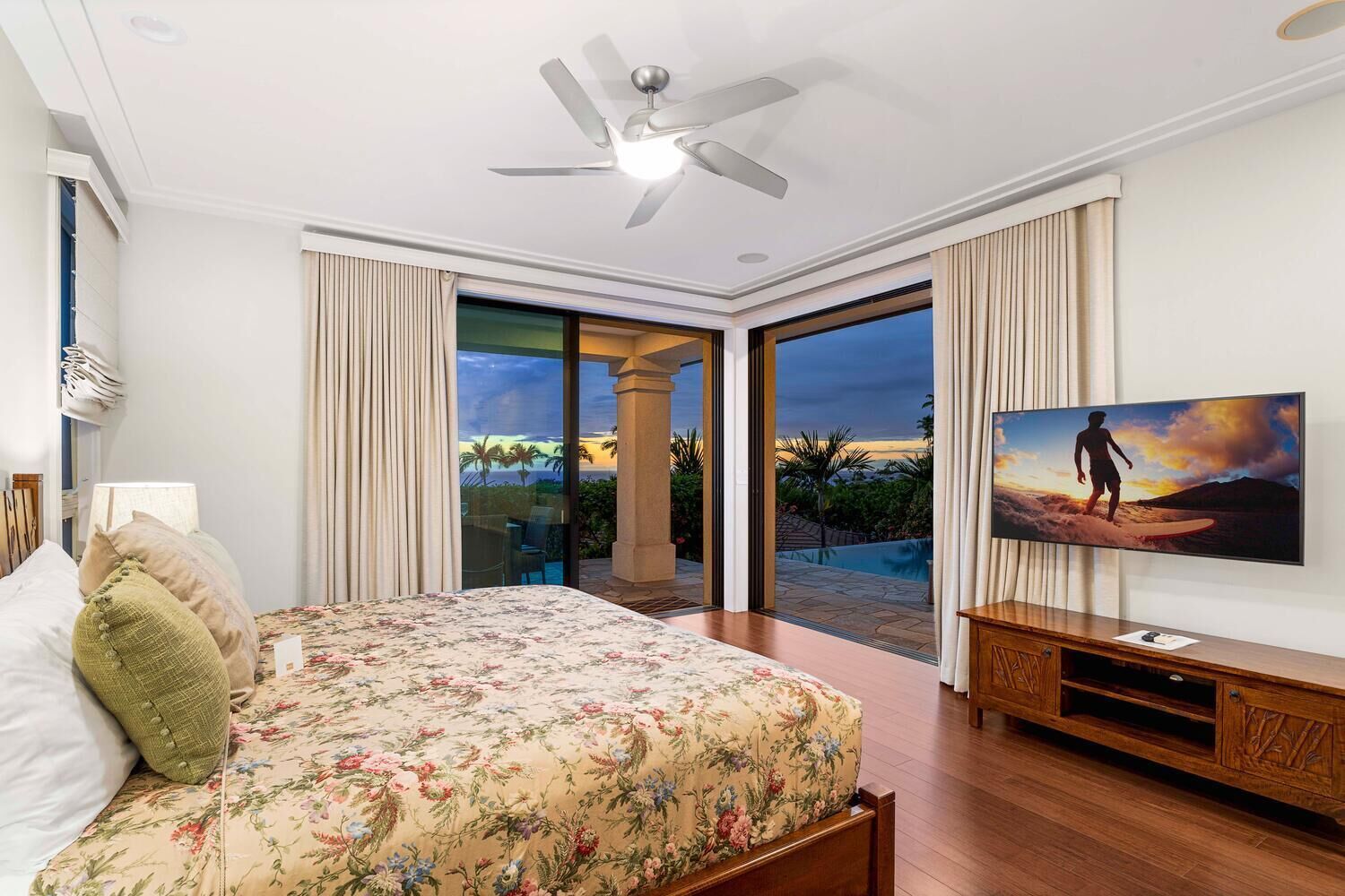 3 bedrooms, travel crib, internet, bed sheets