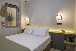 Deluxe Double Room (1st Floor, Old town view) | Desk, soundproofing, iron/ironing board, free WiFi - Cretan Berry Sarpaki (Chania)