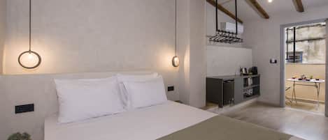 Bureau, chambres insonorisées, fer et planche à repasser, Wi-Fi gratuit