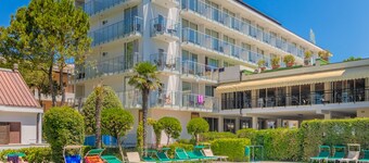 Marina Palace Hotel