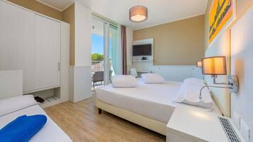 Frette Italian sheets, premium bedding, down duvets, in-room safe