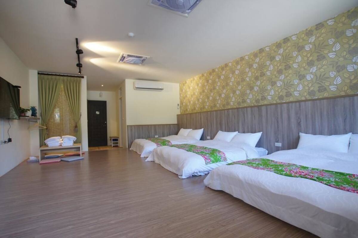 Blackout curtains, free WiFi, bed sheets