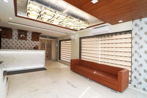 Front of property - Hotel Soft Petal (Agra)