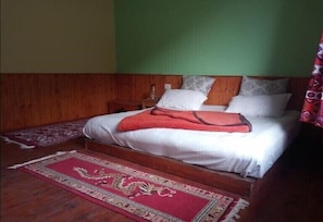 Soundproofing, free WiFi - Jibhi Cottage (Banjar)
