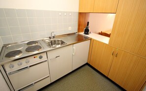 Réfrigérateur, four, plaque de cuisson, lave-vaisselle