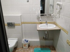 Suite | Bathroom