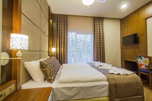 Standard Room | Minibar, in-room safe, desk, iron/ironing board - CC Guesthouse (Istanbul)