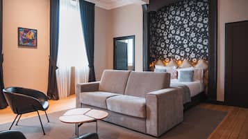 Deluxe Suite | In-room safe, desk, soundproofing, free WiFi