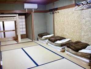 In-room safe, free WiFi, bed sheets