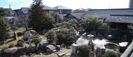 Firemannsrom, hageutsikt | Hageutsikt