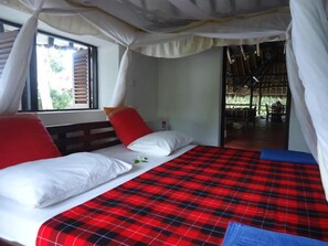 Free cots/infant beds, free WiFi, bed sheets - Kusini Beach Cottages (Diani Beach)