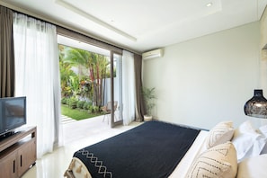 3 bedrooms, in-room safe, individually decorated, individually furnished - Villa Bea Canggu (Canggu)