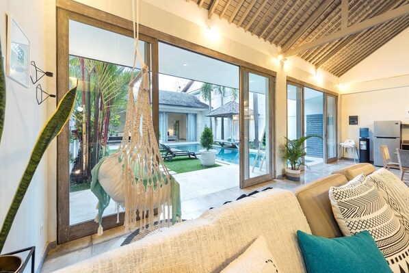 Villa, 3 Bedrooms | Living area | 42-inch LCD TV with premium TV channels, TV - Villa Bea Canggu (Canggu)