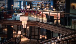 2 bars/lounges, poolside bar