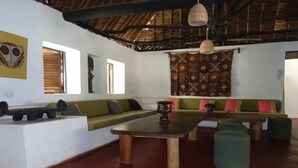 Living area - Warm Sea Sand (Diani Beach)