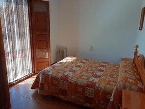 Double Room with extra bed | Free WiFi, bed sheets