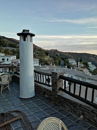 Triple Room, Terrace | Free WiFi, bed sheets