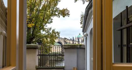 Charles Bridge Economic Hostel