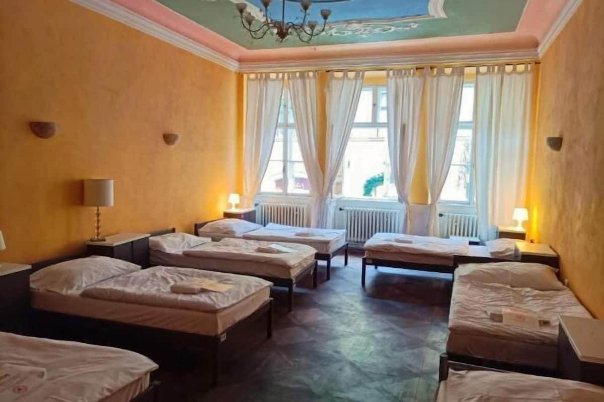 2 slaapkamers, een kluis op de kamer, gratis wifi, beddengoed
