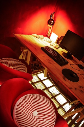 Coffres-forts dans les chambres, Wi-Fi gratuit, draps fournis
