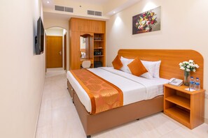 Standard Room | In-room safe, soundproofing, iron/ironing board, free WiFi