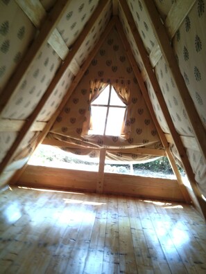 Comfort Tent, Garden View