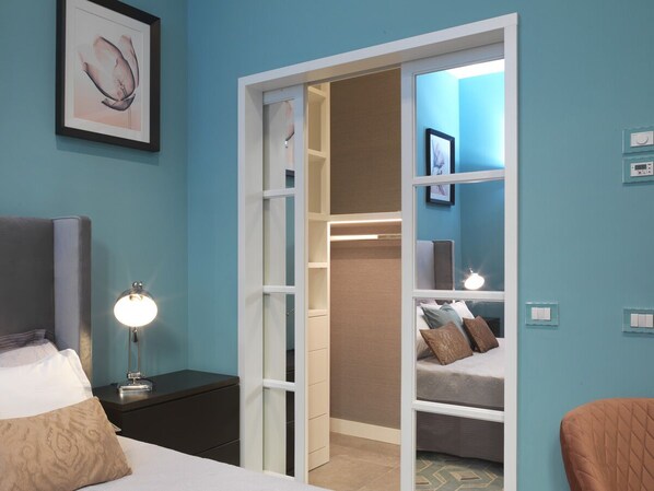 1 bedroom, in-room safe, iron/ironing board, free WiFi