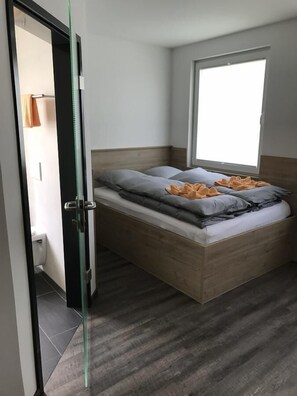 Comfort Double Room | Desk, laptop workspace, free WiFi, bed sheets