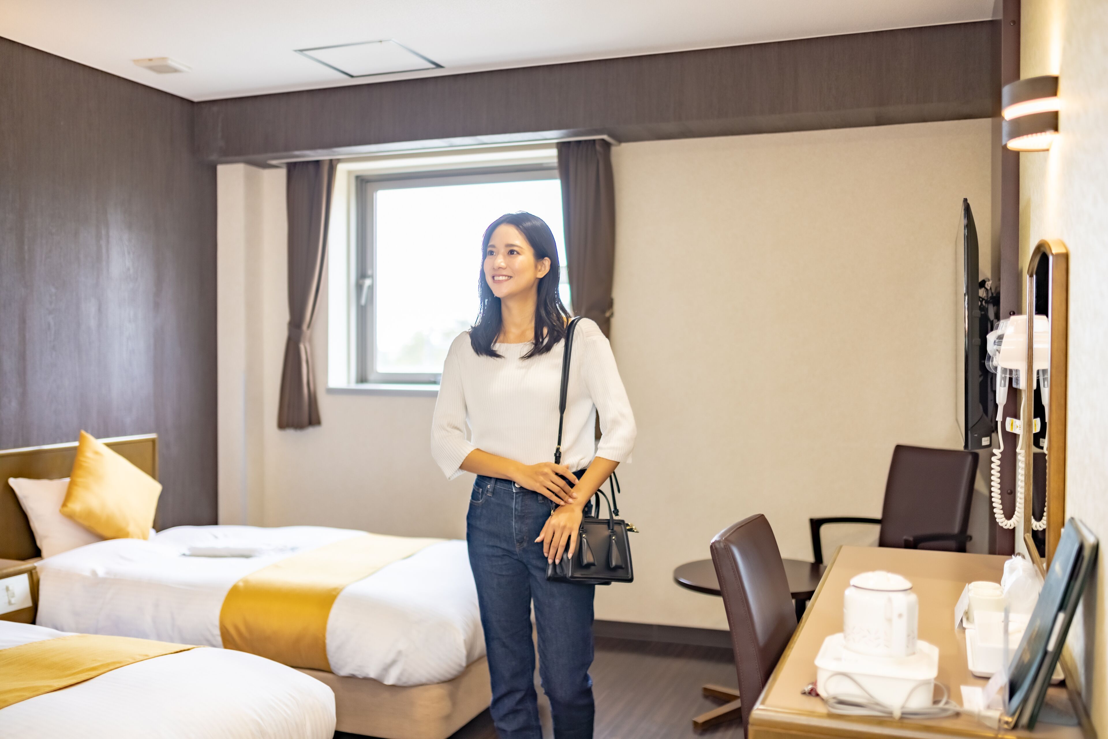 Desk, free WiFi, bed sheets