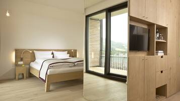 1 bedroom, free minibar, in-room safe, desk