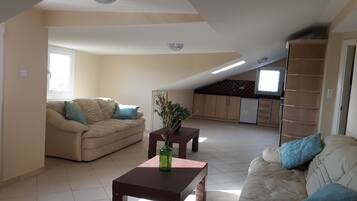 1 bedroom, in-room safe, free WiFi, bed sheets