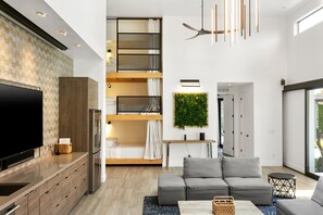 11 bedrooms, desk, iron/ironing board, free WiFi - SWSS Modern Compound: Guests Love It! Private Pool Hot Tub Putting Green (Scottsdale)