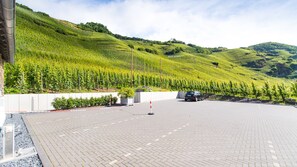 Basic Mobile Home, Vineyard View (WoMo - Stellplatz) | Exterior