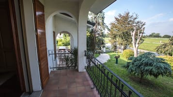 Casa, 2 habitaciones | Terraza o patio