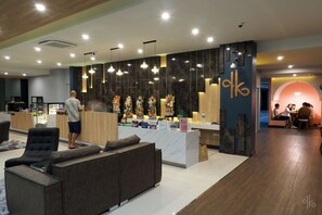 ฝ่ายต้อนรับ