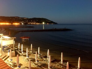Platja a a prop 