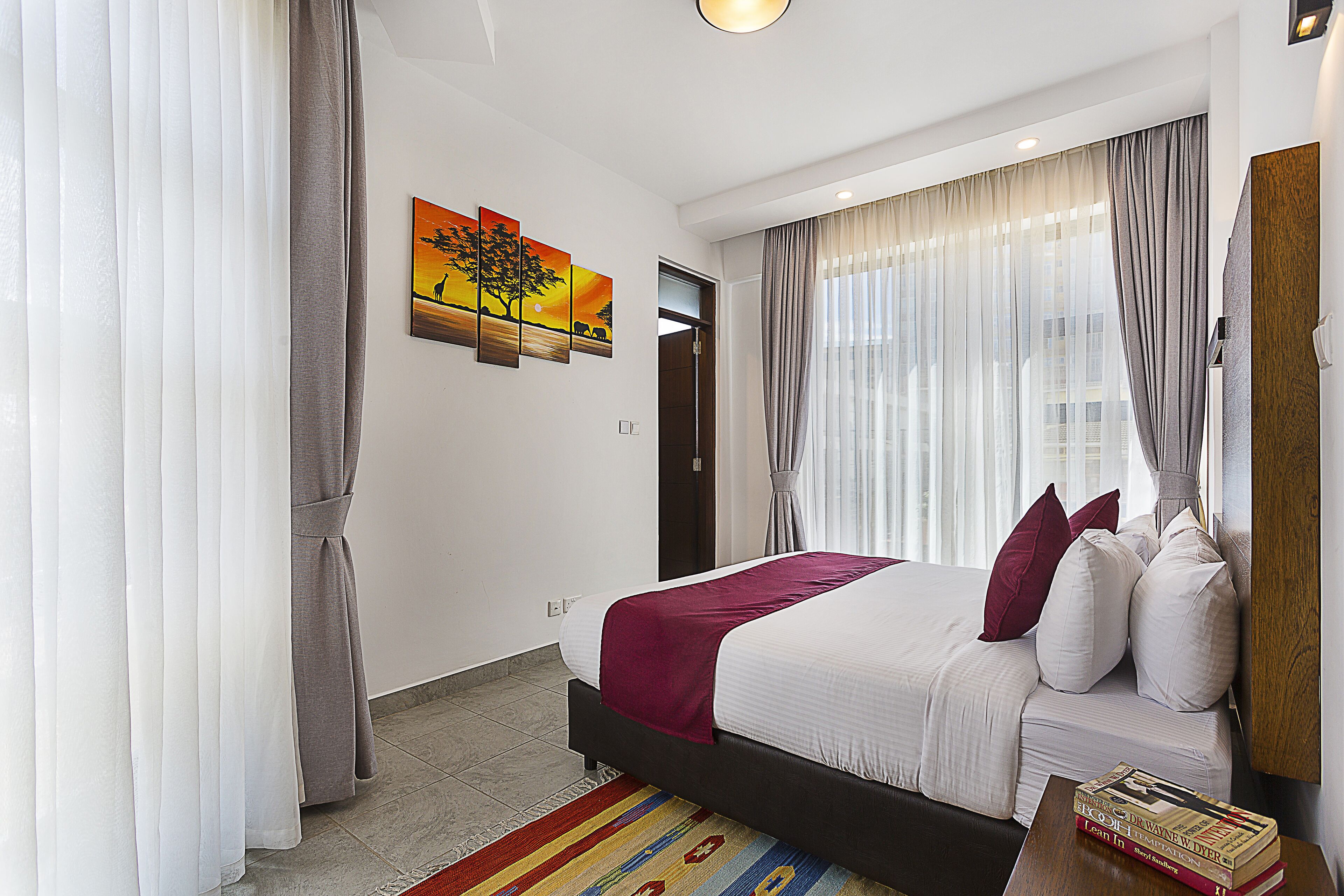 Standard Suite, 1 King Bed, City View | In-room safe, individually decorated, individually furnished, desk