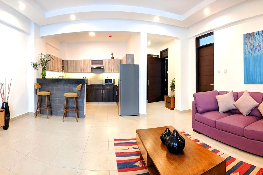 L'Aziz Suites