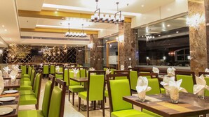 Restaurant - hotel vista inn (Navi Mumbai)