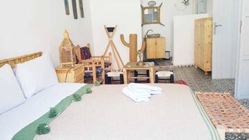 Habitación estándar, 1 cama matrimonial | Cortinas blackout, wifi gratis y ropa de cama