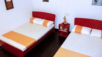 Standard Double or Twin Room, 2 Single Beds | Individually decorated, individually furnished, desk, laptop workspace