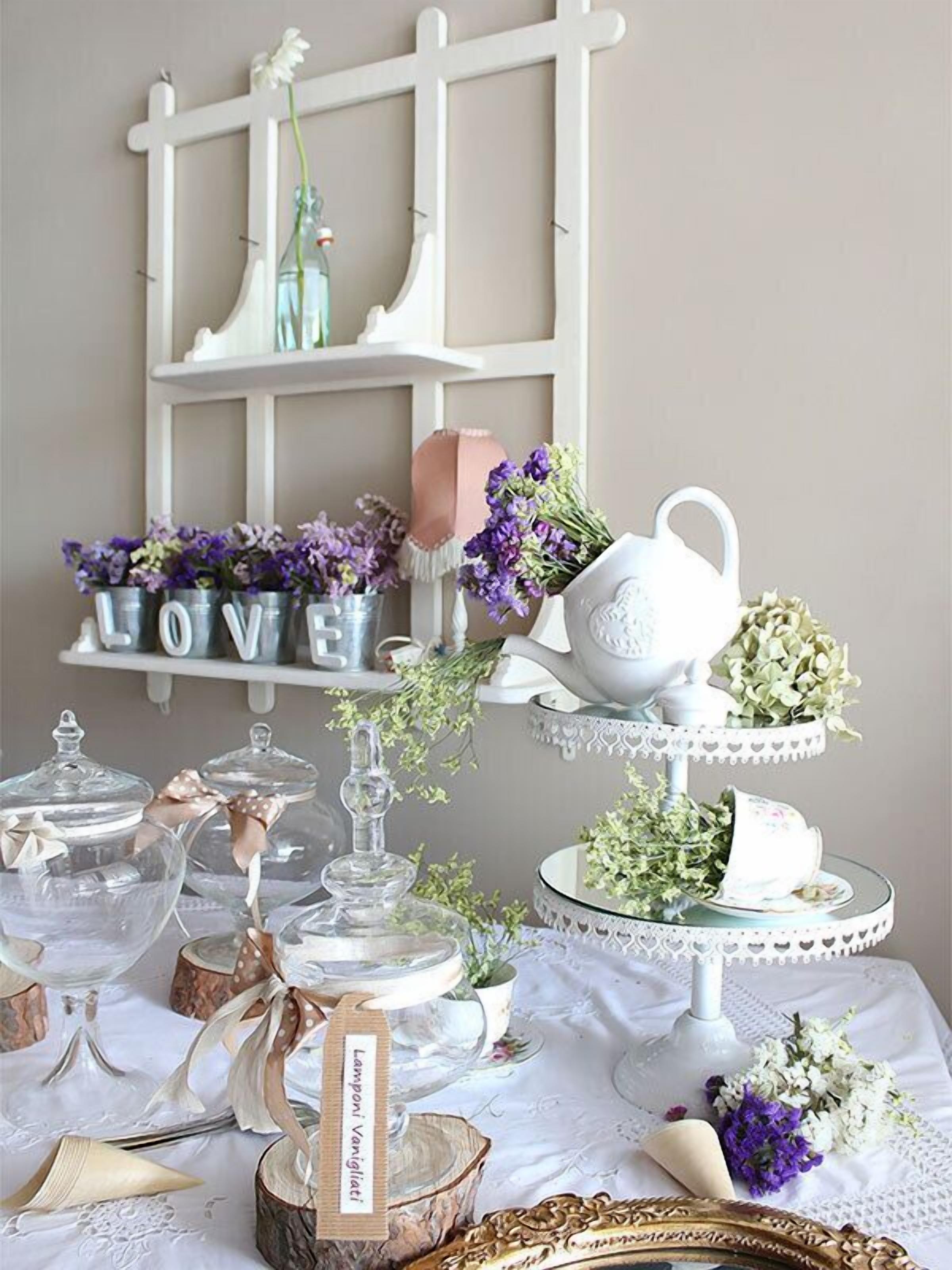 Tägliches Frühstücksbuffet (15 EUR pro Person)