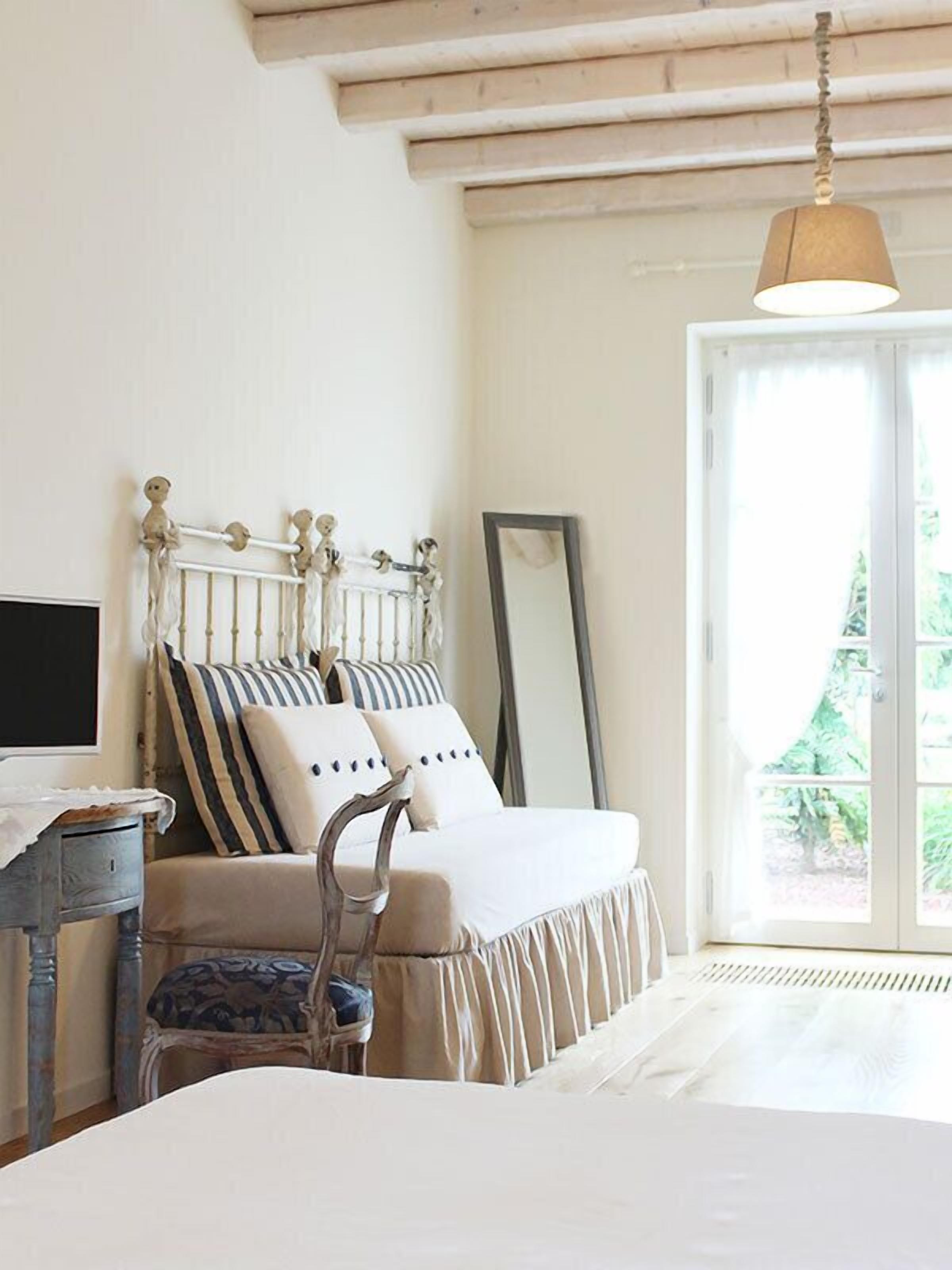 Junior-sviitti, näköala puutarhaan | Egyptinpuuvillaiset lakanat, ylelliset vuodevaatteet, untuvapeitot