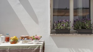 Tägliches inbegriffenes Frühstücksbuffet