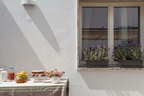 Petit déjeuner buffet compris tous les jours