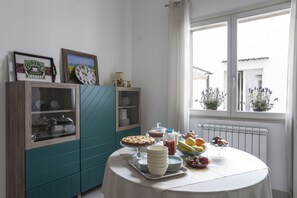 Desayuno bufé gratuito y diario