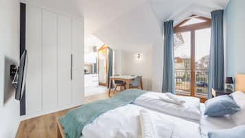 1 habitación, tabla de planchar con plancha, wifi gratis y ropa de cama