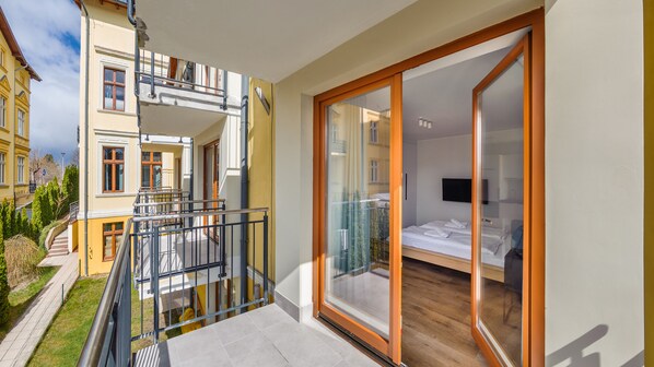Studio (10) | Balcony