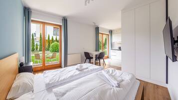 Studio (3) | Wohnbereich | Flachbildfernseher